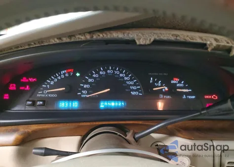 1997 Oldsmobile Regency z USA, uszkodzony, nr VIN 1G3HC52K8V4837682